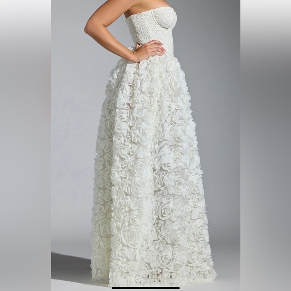 White Embellished Corset Gown - Picture 4 of 4